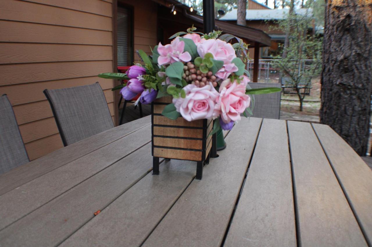 Kathys Cabin, King Bed, Hot Tub, Near-Nau & Downtown Attractions, Perfect Year-Round Mountain Getaway Flagstaff Exterior photo